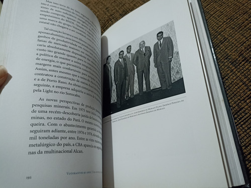 Livro Uma História De Trabalho E Superação - 7 D