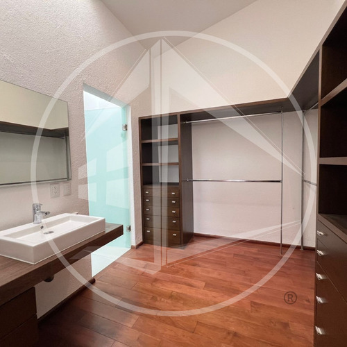 Espectacular Residencia De Lujo En Venta En Prado Largo 3 Habitaciones, 4 Baños Y 450m2 De Construcción