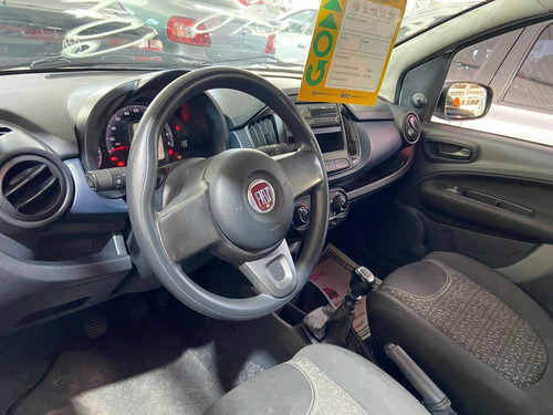 Fiat Uno Attractive 1.0 6v Flex 4 P