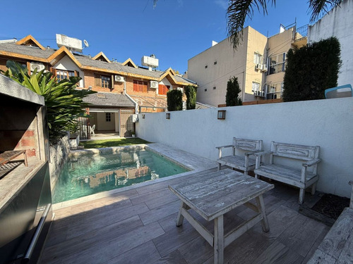 Venta Casa Duplex 5 Amb. Coch -pileta V. Sarmiento