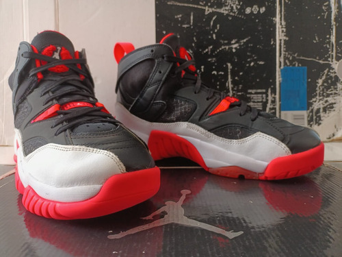 Tenis Mj Jumpman Two Trey Infrared (25cm) Air Strobel Chicago Playoffs (Usado)
