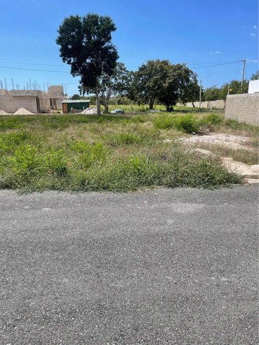 Solar De 270 Metros En El Residencial Don Juan 2, La Romana