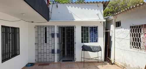 Ganga Casa Con 3 Apartamentos Barrio Abajo Arrendados