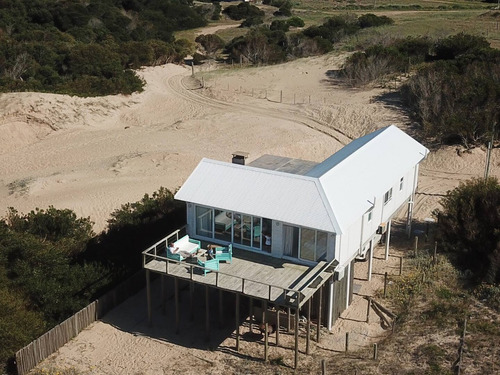 Espectacular Casa Frente Al Mar, En La Playa
