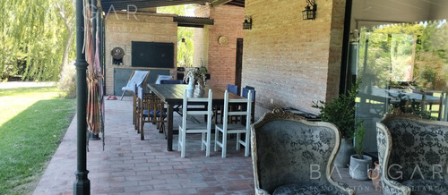Venta Casa - Barrio Santa Catalina / Open Door