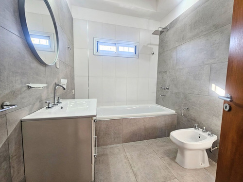 Venta Casa Quinta 5 Ambientes Pileta Paso Del Rey