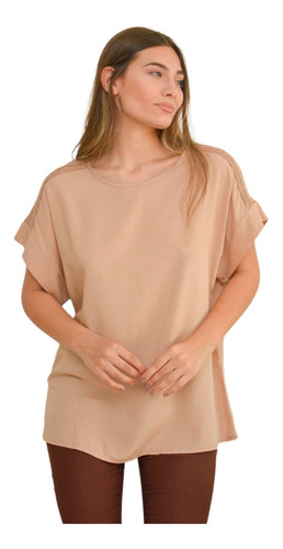 Imagen 5 de 6 de Blusa Remera De Poplin Manga Corta Puntillas Talles Grandes