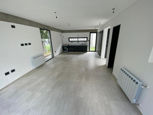 Imagen 8 de 30 de Venta Casa - Manuel B Gonnet