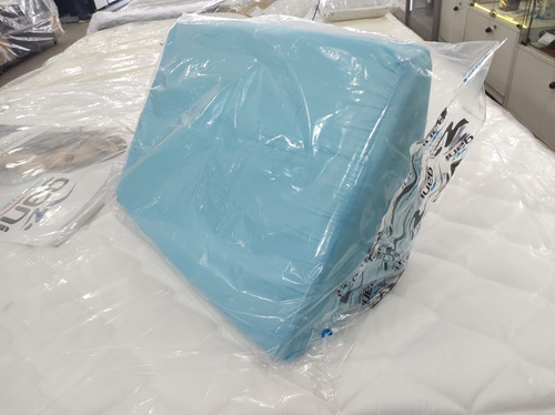 Imagen 9 de 10 de Almohada Triangulo Comodin Gani 30x30x55 Placa Poliuretano