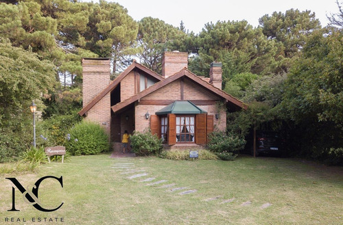 Imagen 1 de 30 de Casa En Venta En Pinamar A 3 Cuadras De La Playa