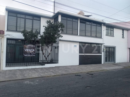 Casa En Venta, Humboldt Norte, Con Local Comercial