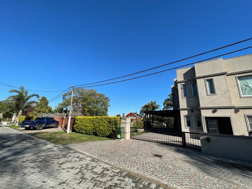 Imagen 3 de 16 de Excelente Casa 5 Amb 440 M² En Lote 3000 M² - Barrio Privado Juan Grande