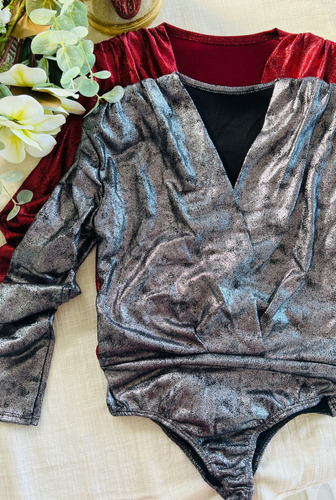Body Escote Manga Larga Foil Negro Con Plateado Liso Único