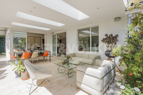 Casa Remodelada, De Amplios Espacios
