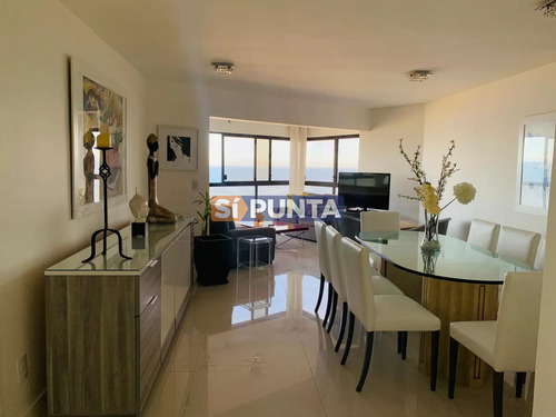 Venta De Apartamento De 2 Dormitorios En Torre Cristal Punta Del Este 