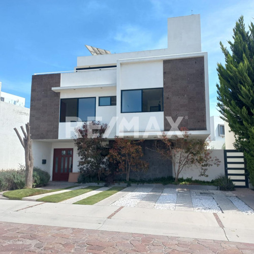 Casa En Renta En Cañadas Del Lago, Corregidora, Queretaro