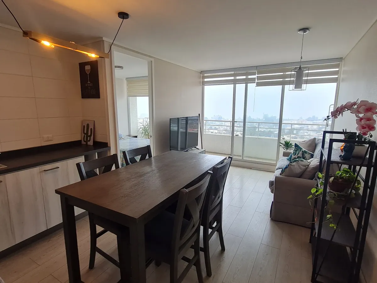 Imagen 2 de 18 de Arriendo Departamento Amoblado A Pasos St Margarets Y Sek