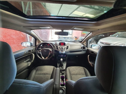 Ford Fiesta Kinectic 2012 Titanium