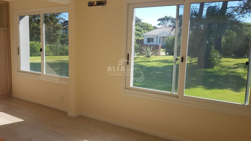Imagen 18 de 23 de Casa En Venta En Playa Mansa - Punta Del Este