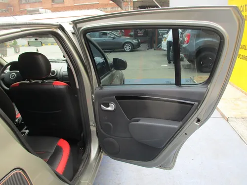 Renault Sandero Gt Line 4x2 1600cc Mt Aa