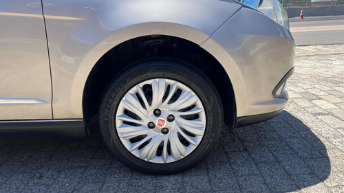 Fiat Grand Siena 1.6 16v Essence Flex Dualogic 4p