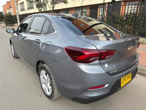 Chevrolet Onix 1.0T Premier Sedan At
