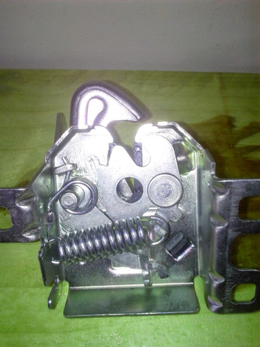 Imagen 1 de 5 de Cerradura De Capot Fiat Idea Hlx, Adventure