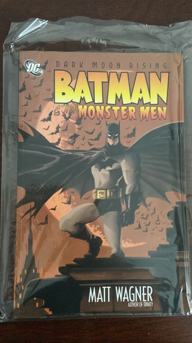 Batman And The Monster Men Dc Pasta Blanda Inglés