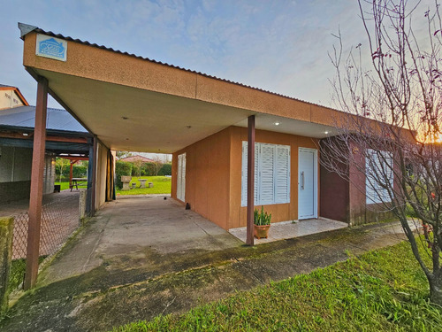 Vivienda Familiar De Construcción En Seco, San José, Colón, Entre Ríos