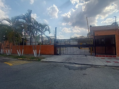 Town House En Conjunto Residencial Villa Florencia 2, Tazajal, Naguanagua. Foth- 426 Fg