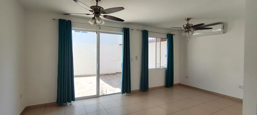 Casa En Renta En Zakia