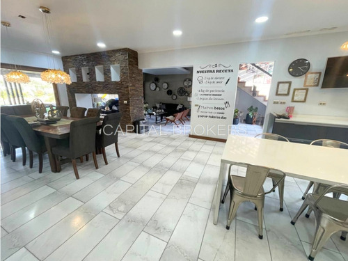 Moderna Casa En Venta: Espacio, Confort Y Estilo (dg)