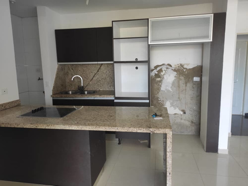 Imagen 5 de 5 de Apartamento En Venta - Arivana, Resd Kamila Suite Lp