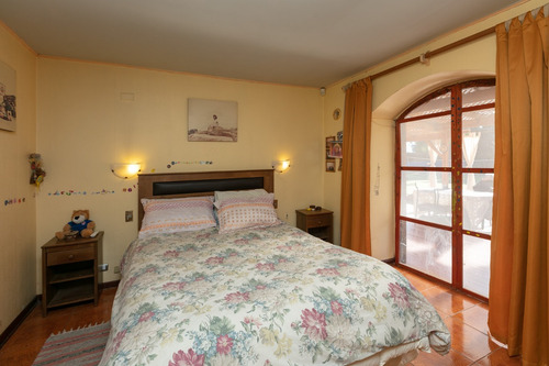 Peñaflor / Parcela De 5.200 M2. Casa 187 M2.