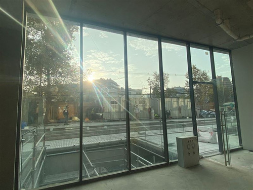 Arriendo Local Comercial En Vitacura 313m2