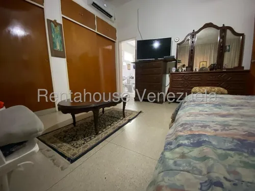 Se Vende Casa En Prados Del Este