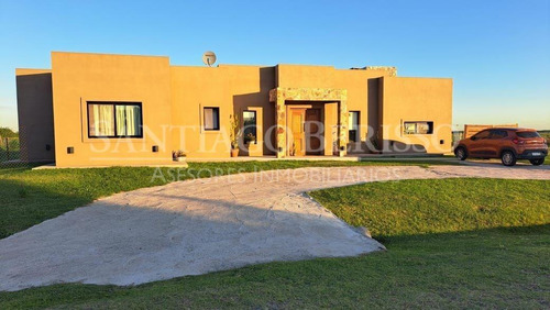 Casa  En Venta En Las Calandrias, Cardales, Campana