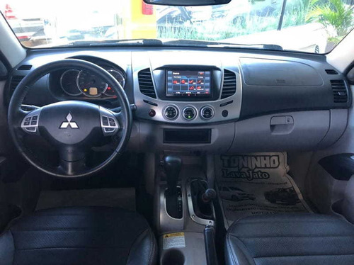 Imagem 8 de 10 de Mitsubishi L200 Triton 3.2 D 2013