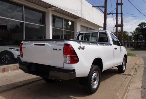 Imagen 3 de 8 de Toyota Hilux C/simple Tdi Dx 4x4 0km My23 Disponible