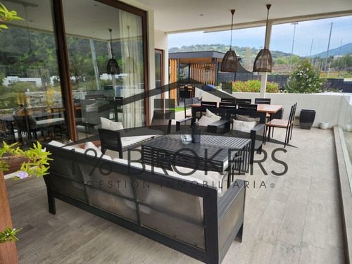 Increible Casa En Exclusivo Condominio De Lo Barnechea
