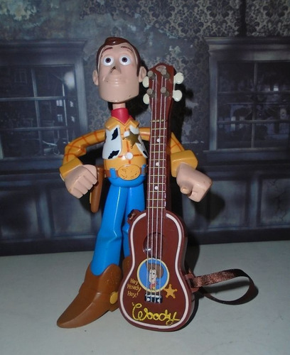 Mattel Toy Story Figura De Woody Con Guitarra