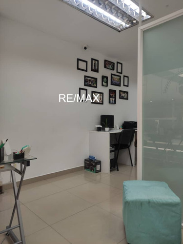 Vendo Comodo Local Comercial En El Centro Comercial Oasis Center. Guatire