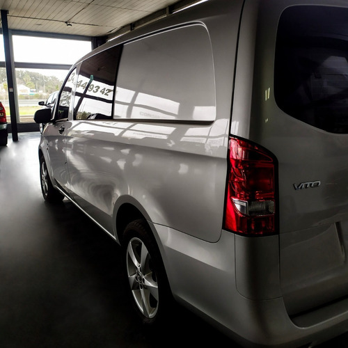 Imagen 21 de 23 de Mercedes Benz Vito Plus 111cdi Vidriado