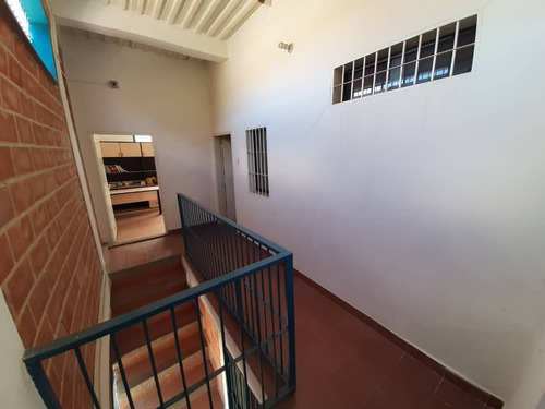 Imagen 19 de 19 de Frances Mijares Vende Edificio Comercial En La Candelaria 146616 04144990395