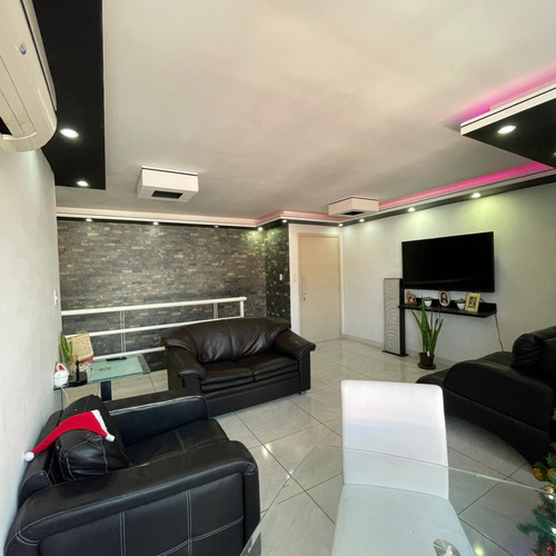 En Venta Pent-house Duplex En El Conjunto Resd. Valle Topacio, Municipio San Diego Estado Carabobo / Venezuela Emer.