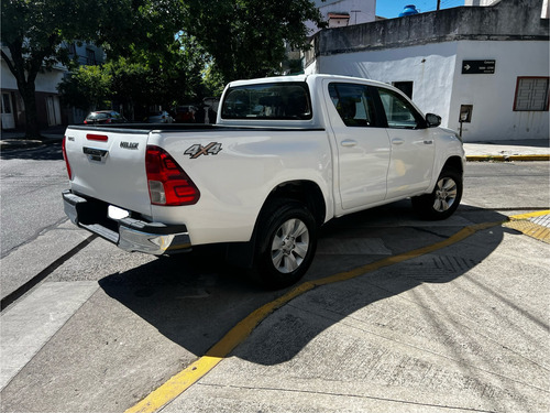 Toyota Hilux Pick-up 2.8 Cd Sr 177cv 4x4