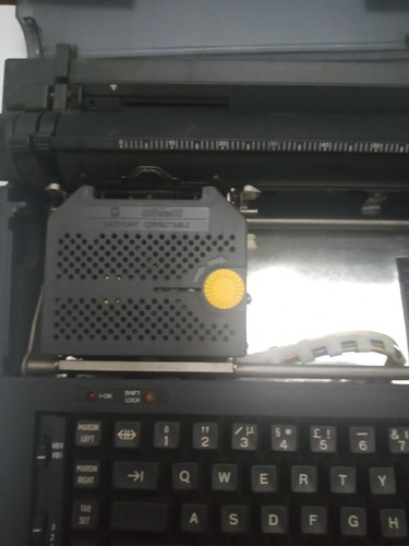Maquina De Escrever Olivetti Eletrônica (Usado)