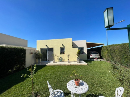 Imagen 17 de 18 de Hermosa Casa 4 Ambientes En Barrio Los Robles
