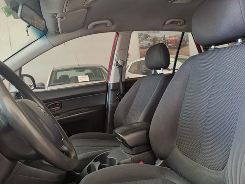 Kia Carens 2.0 Rondo Ex
