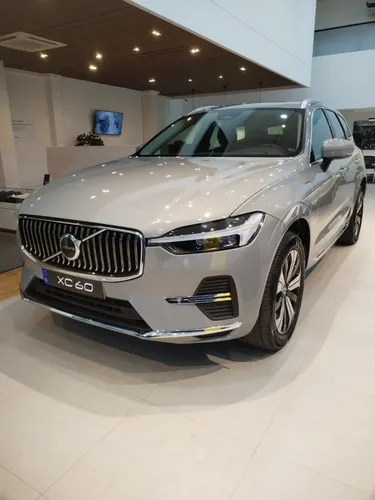 Volvo XC60 PLUS T8